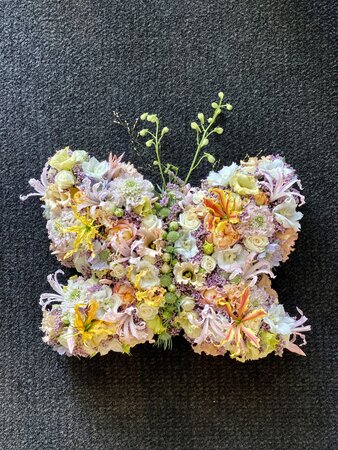 Rouwarrangement vlinder