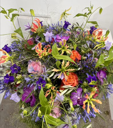 Rouwarrangement kleurrijk